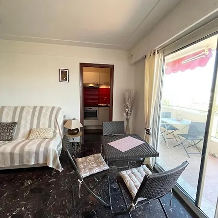In The Heart Of Les Pins Sea View Жуан-ле-Пен