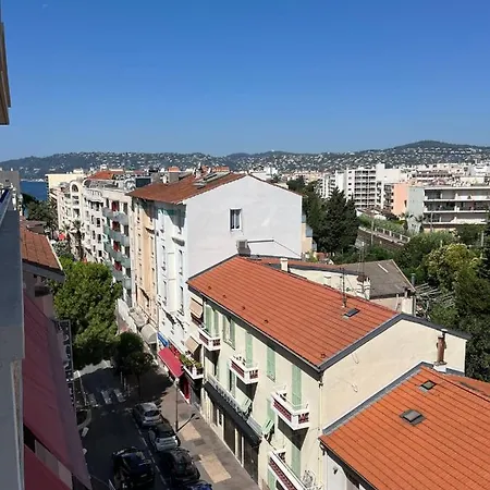 In The Heart Of Les Pins Sea View Апартаменты Жуан-ле-Пен